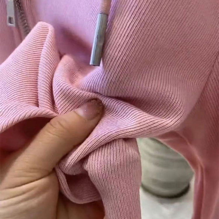 Kvinnors avslappnad hoodie med halv dragkedja och modern skärning Mirla-Eva Jonsson