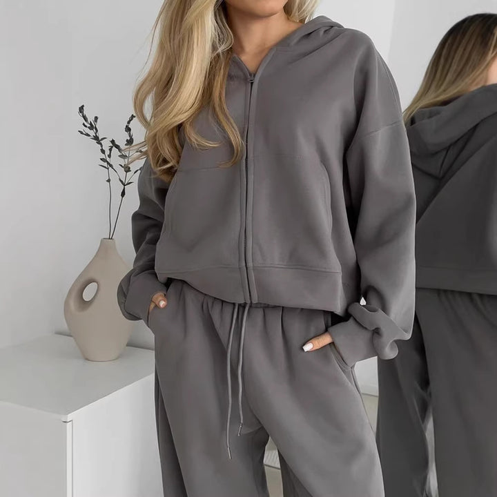 Kvinnors avslappnad hoodie med högkvalitativ dragkedja Mirla-Eva Jonsson