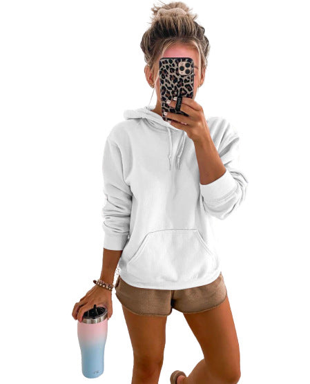 Kvinnors avslappnad hoodie med praktisk känguruficka och mjukt tyg Mirla-Eva Jonsson