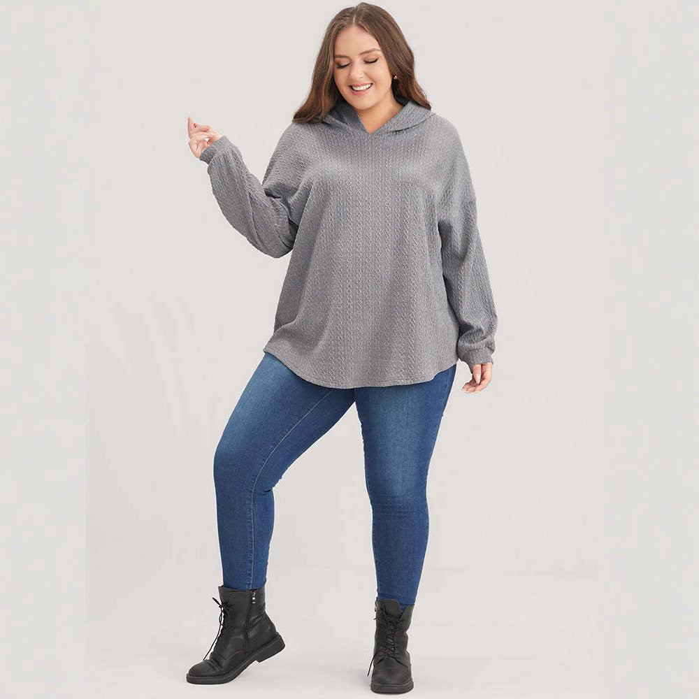 Kvinnors avslappnad hoodie med texturerad design Mirla-Eva Jonsson