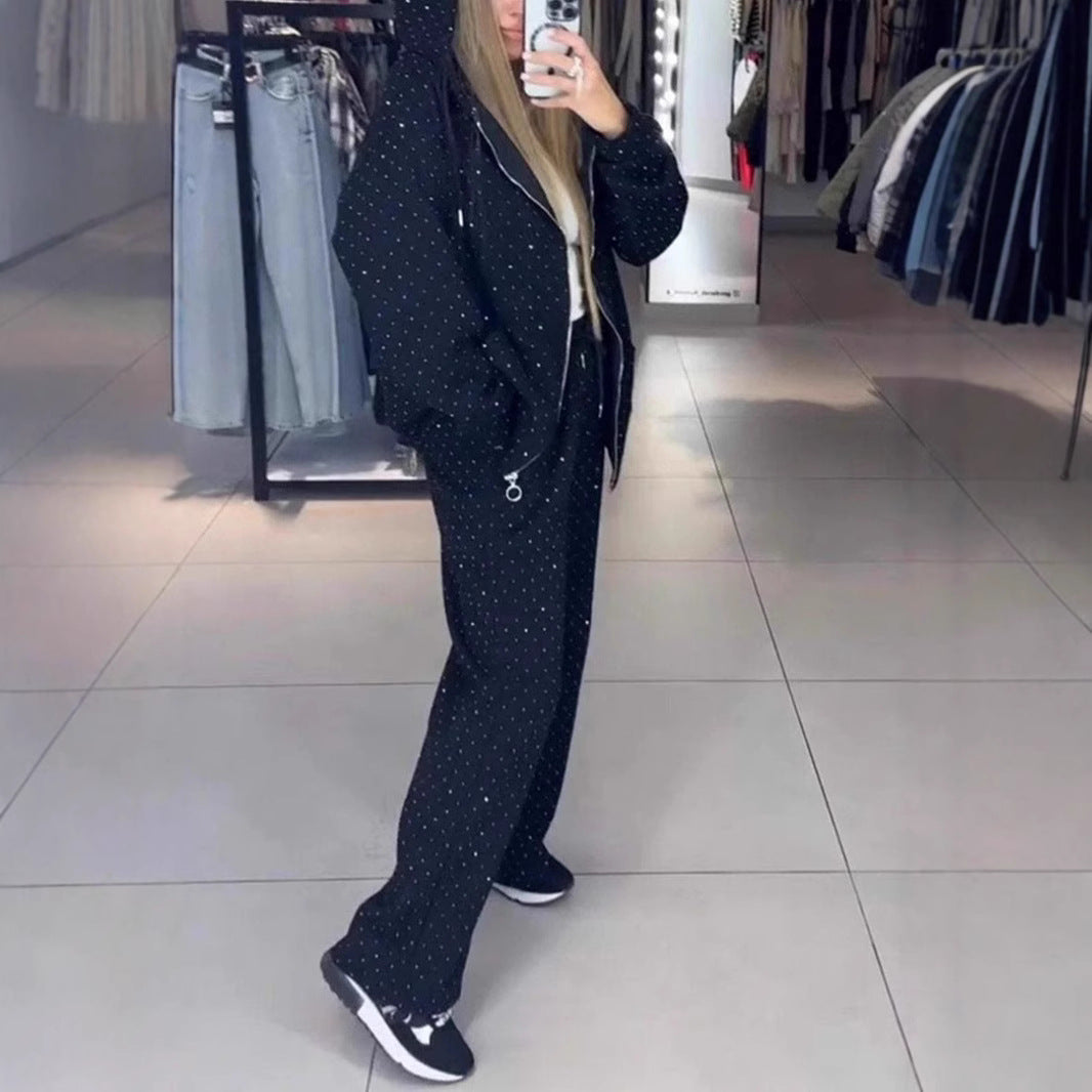Kvinnors avslappnad hoodie och joggingset i högkvalitativt material med praktisk skärning Mirla-Eva Jonsson
