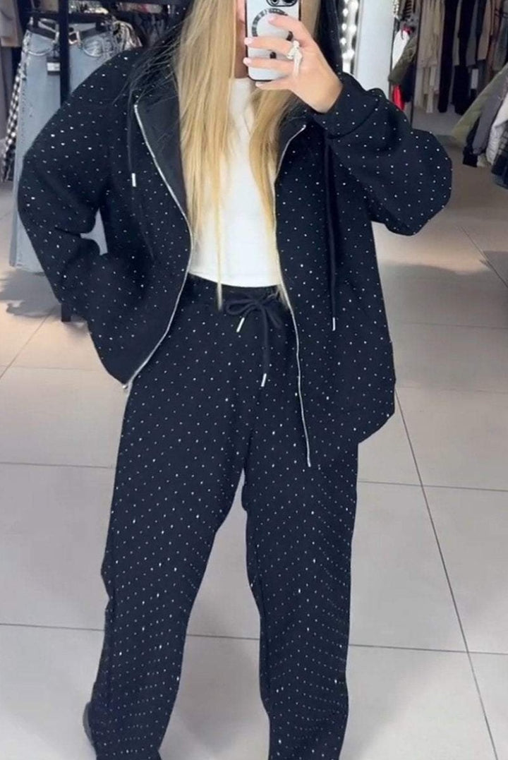 Kvinnors avslappnad hoodie och joggingset i högkvalitativt material med praktisk skärning Mirla-Eva Jonsson