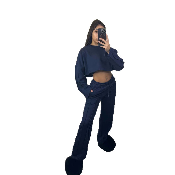 Kvinnors avslappnad kort hoodie och breda joggingbyxor set Mirla-Eva Jonsson