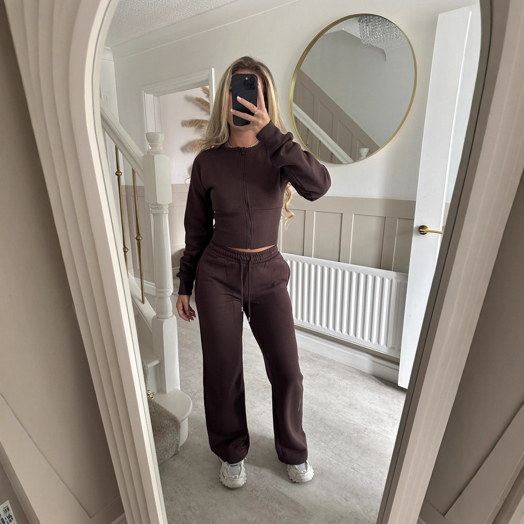 Kvinnors avslappnad kort hoodie och joggingbyxor set med elastisk midja Mirla-Eva Jonsson