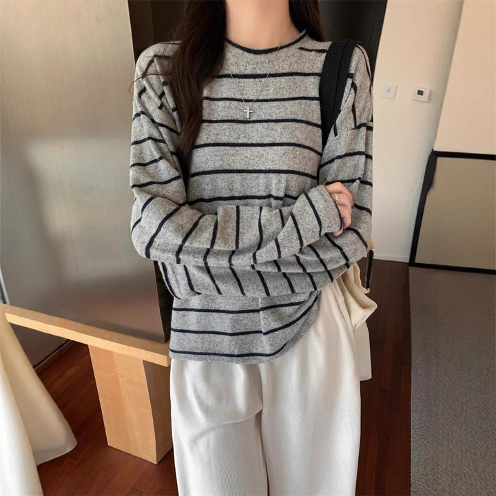 Kvinnors avslappnad långärmad skjorta med moderiktig randig look Mirla-Eva Jonsson