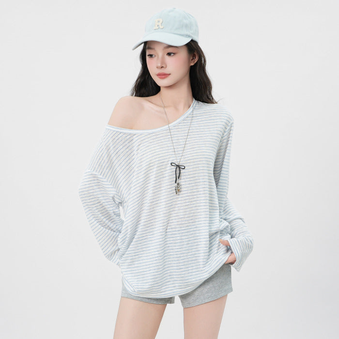 Kvinnors avslappnad långärmad t-shirt med asymmetrisk design Mirla-Eva Jonsson