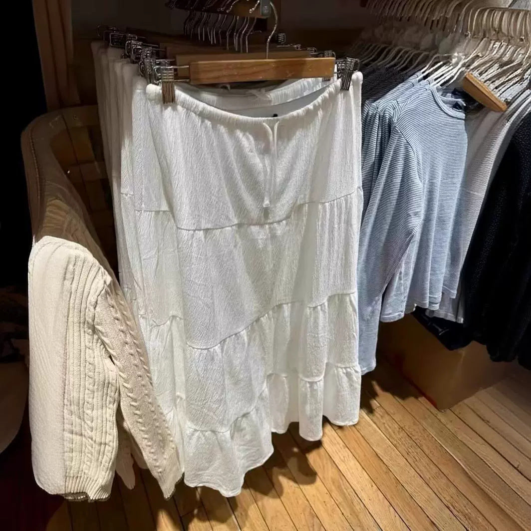 Kvinnors avslappnad maxikjol med voluminös lagerdesign Mirla-Eva Jonsson