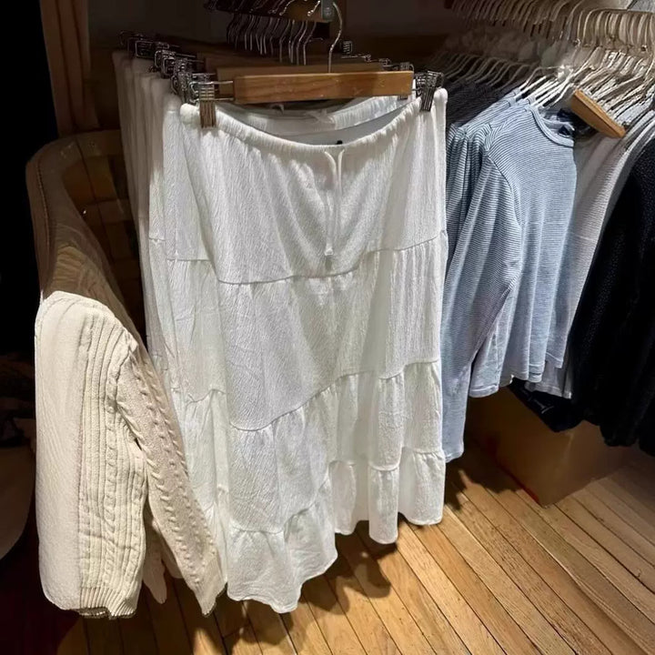 Kvinnors avslappnad maxikjol med voluminös lagerdesign Mirla-Eva Jonsson