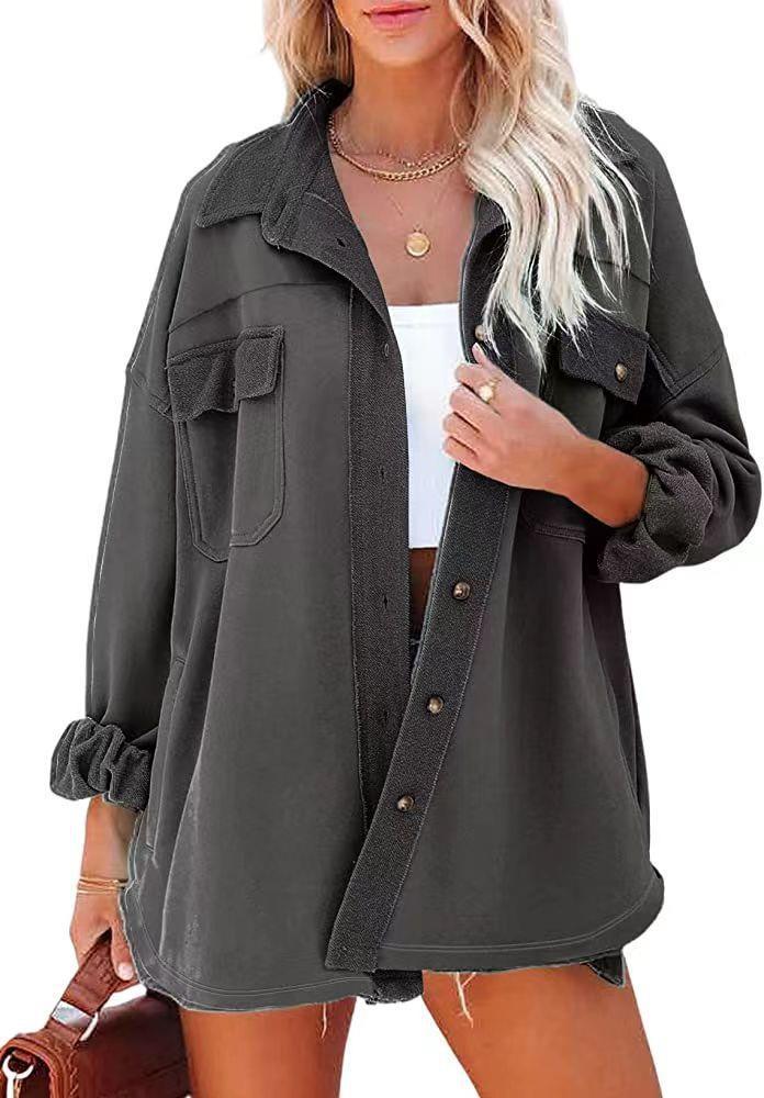 Kvinnors avslappnad oversize skjortjacka med praktiska fickor och modern skärning Mirla-Eva Jonsson