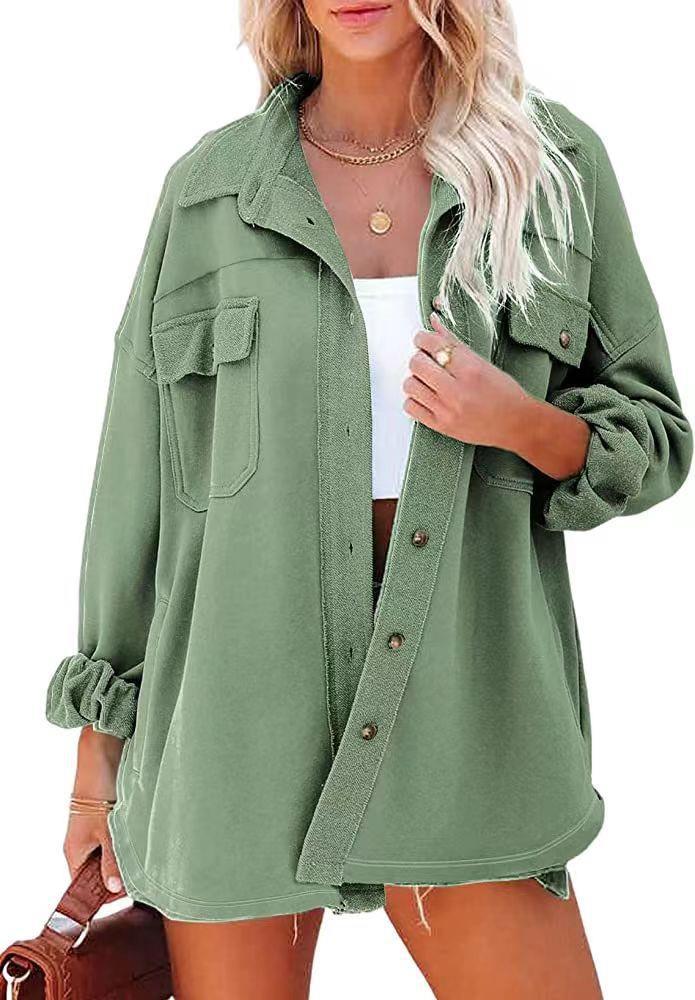 Kvinnors avslappnad oversize skjortjacka med praktiska fickor och modern skärning Mirla-Eva Jonsson