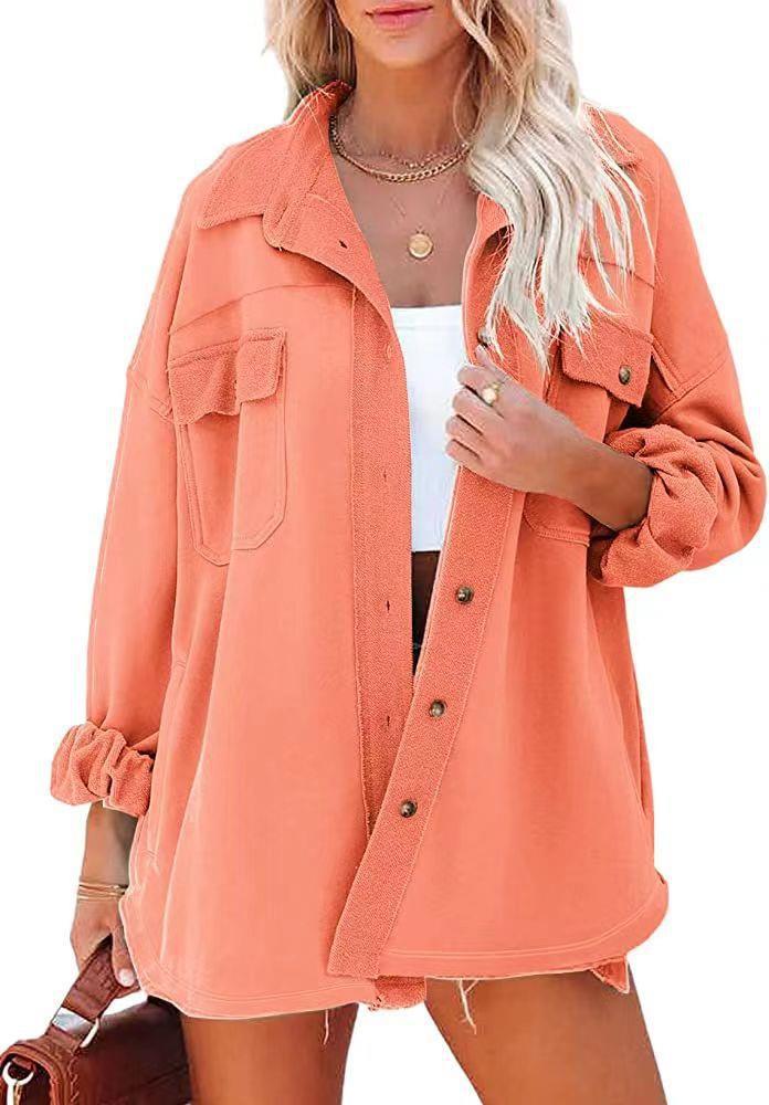 Kvinnors avslappnad oversize skjortjacka med praktiska fickor och modern skärning Mirla-Eva Jonsson