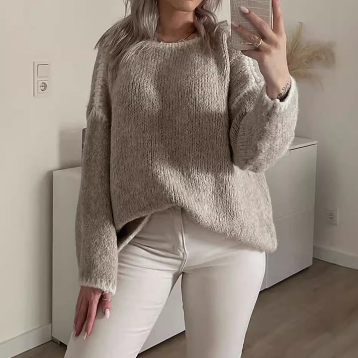 Kvinnors avslappnad oversize stickad tröja med kontrasterande detaljer Mirla-Eva Jonsson