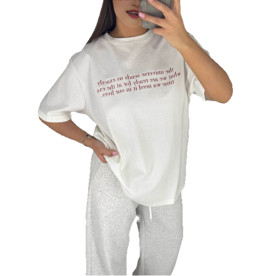 Kvinnors avslappnad oversized T-shirt med kreativt tryck Mirla-Eva Jonsson