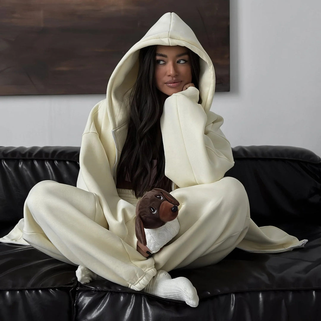 Kvinnors avslappnad oversized hoodie och jogger-set med elastiska manschetter och bekväm passform-Eva Jonsson