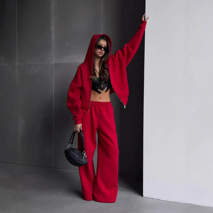 Kvinnors avslappnad oversized jacka med full dragkedja och vida byxor Mirla-Eva Jonsson