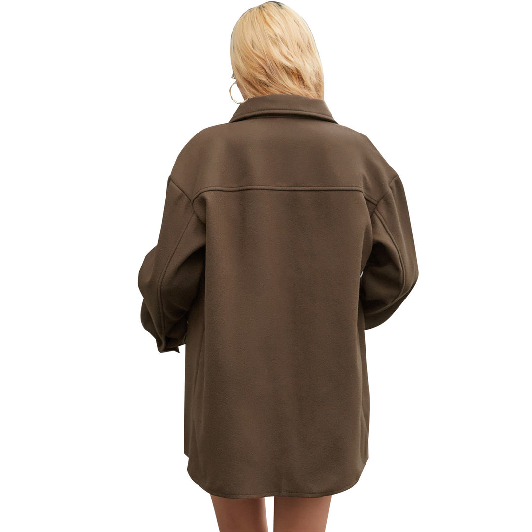 Kvinnors avslappnad oversized skjortjacka gjord av mjukt material med praktiska fickor Mirla-Eva Jonsson