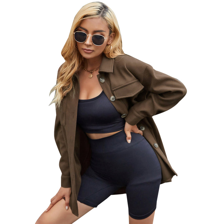 Kvinnors avslappnad oversized skjortjacka gjord av mjukt material med praktiska fickor Mirla-Eva Jonsson