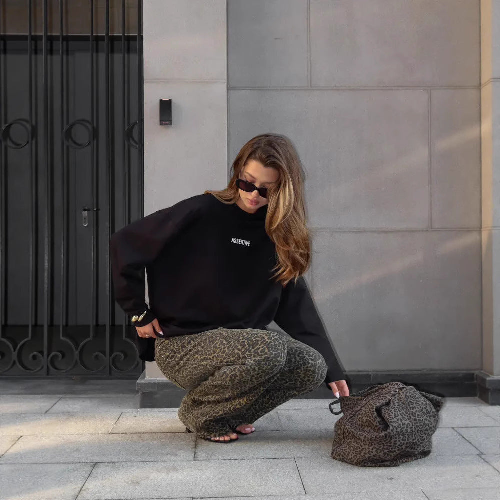 Kvinnors avslappnad oversized sweatshirt med tryckdesign Mirla-Eva Jonsson