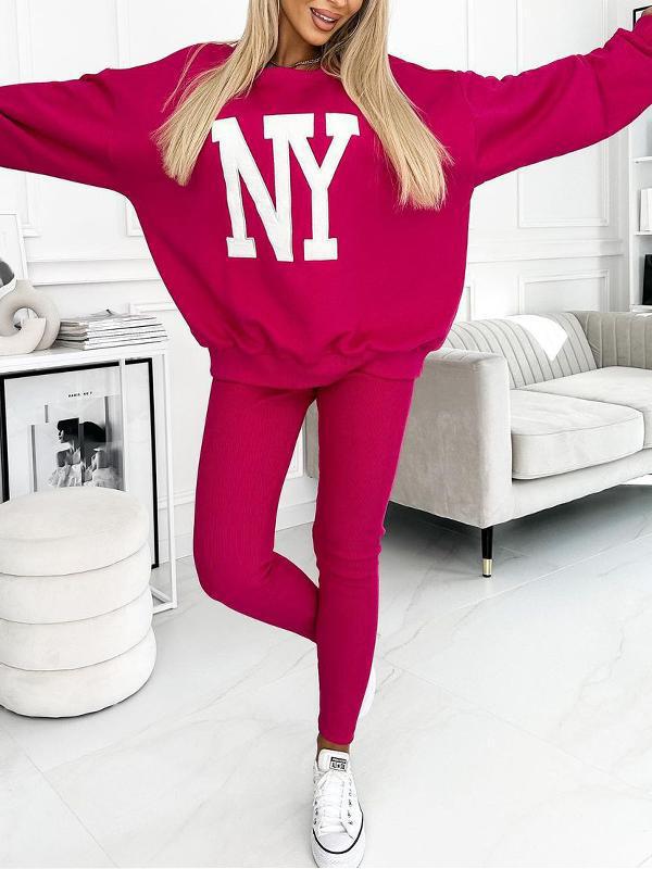 Kvinnors avslappnad oversized tröja med blommig logotyp och matchande leggings Mirla-Eva Jonsson