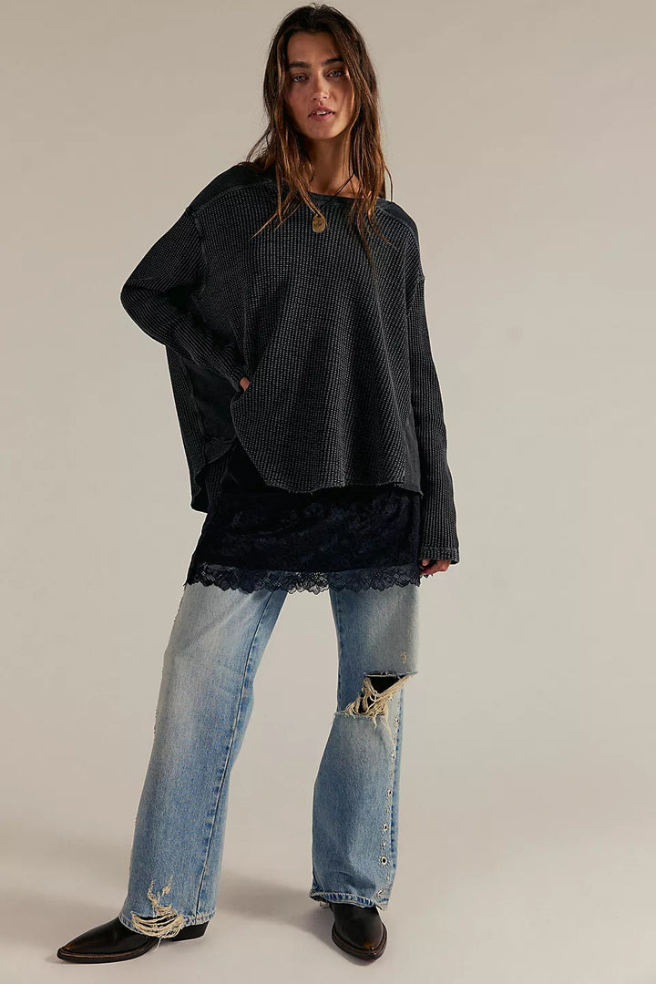 Kvinnors avslappnad oversized tröja med texturerad design och sid sömmar Mirla-Eva Jonsson