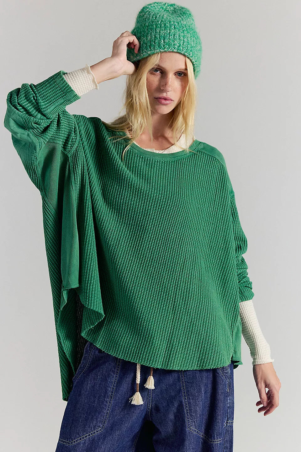 Kvinnors avslappnad oversized tröja med texturerad design och sid sömmar Mirla-Eva Jonsson