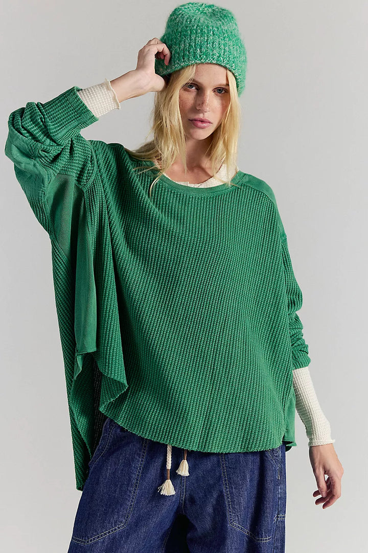 Kvinnors avslappnad oversized tröja med texturerad design och sid sömmar Mirla-Eva Jonsson
