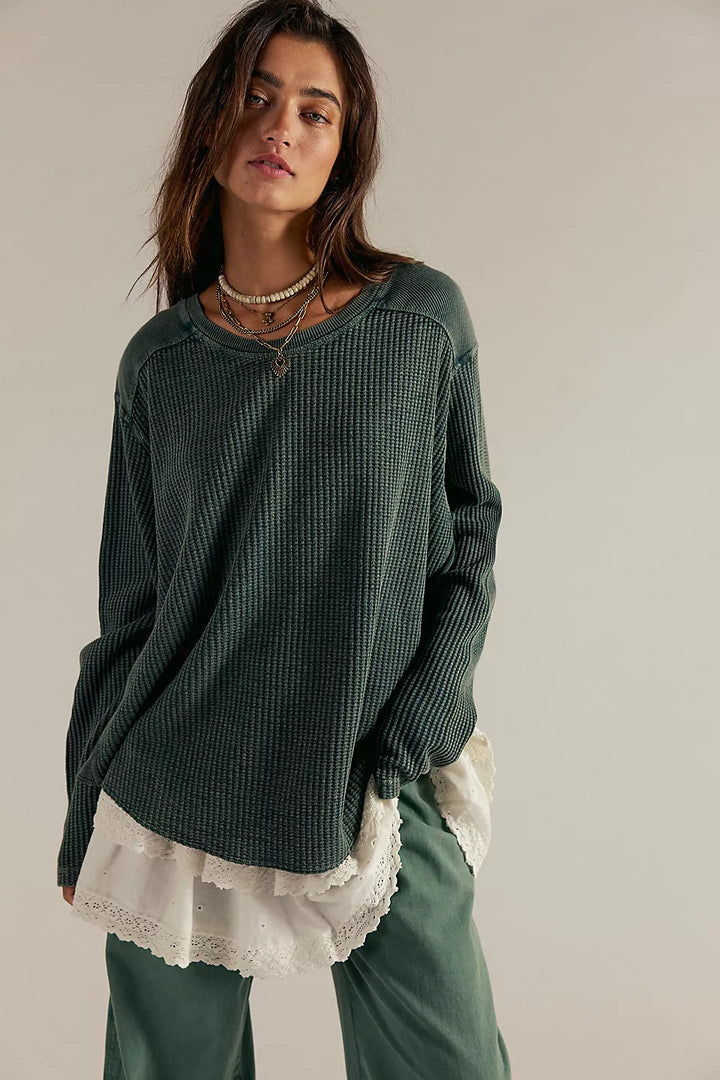 Kvinnors avslappnad oversized tröja med texturerad design och sid sömmar Mirla-Eva Jonsson