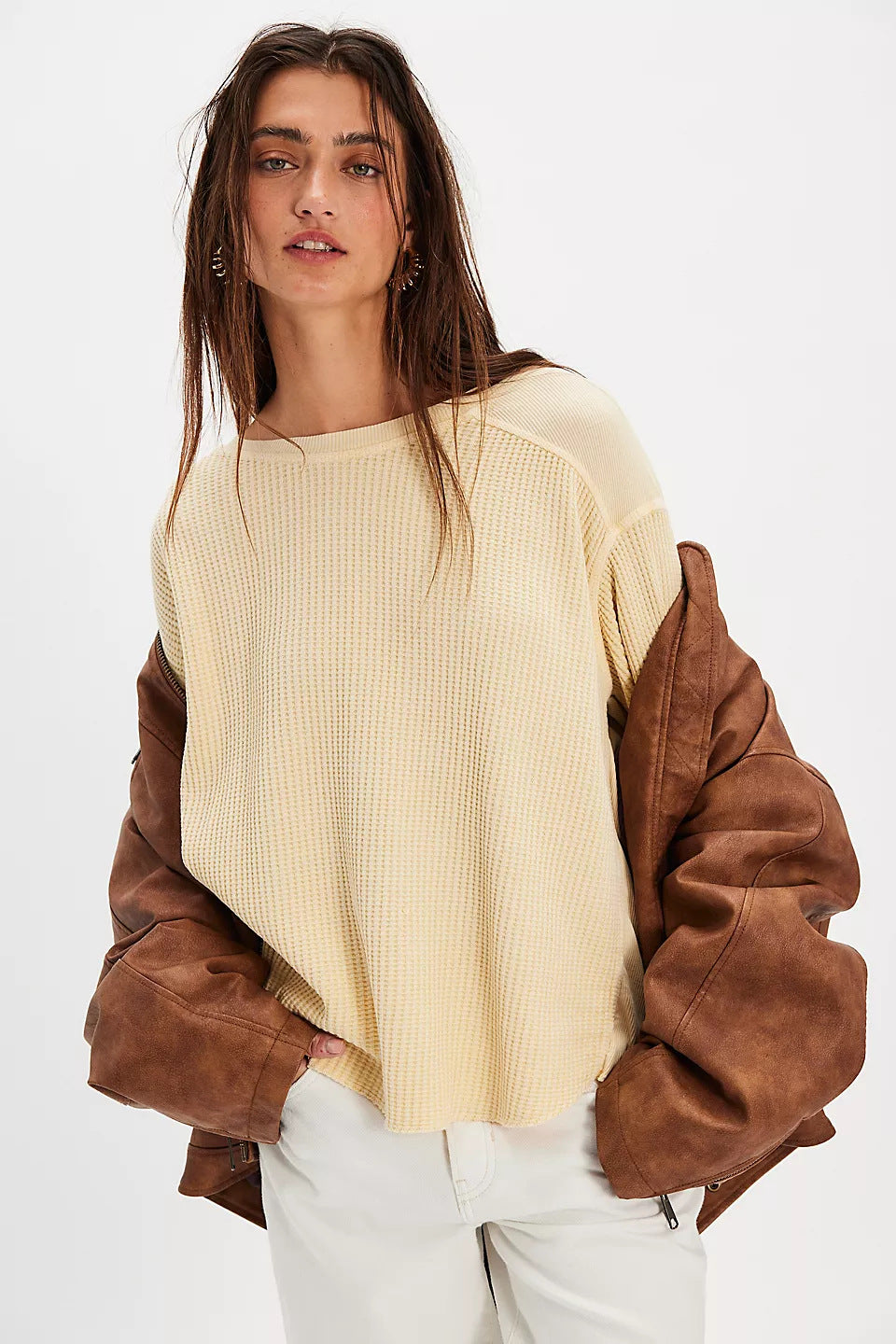 Kvinnors avslappnad oversized tröja med texturerad design och sid sömmar Mirla-Eva Jonsson