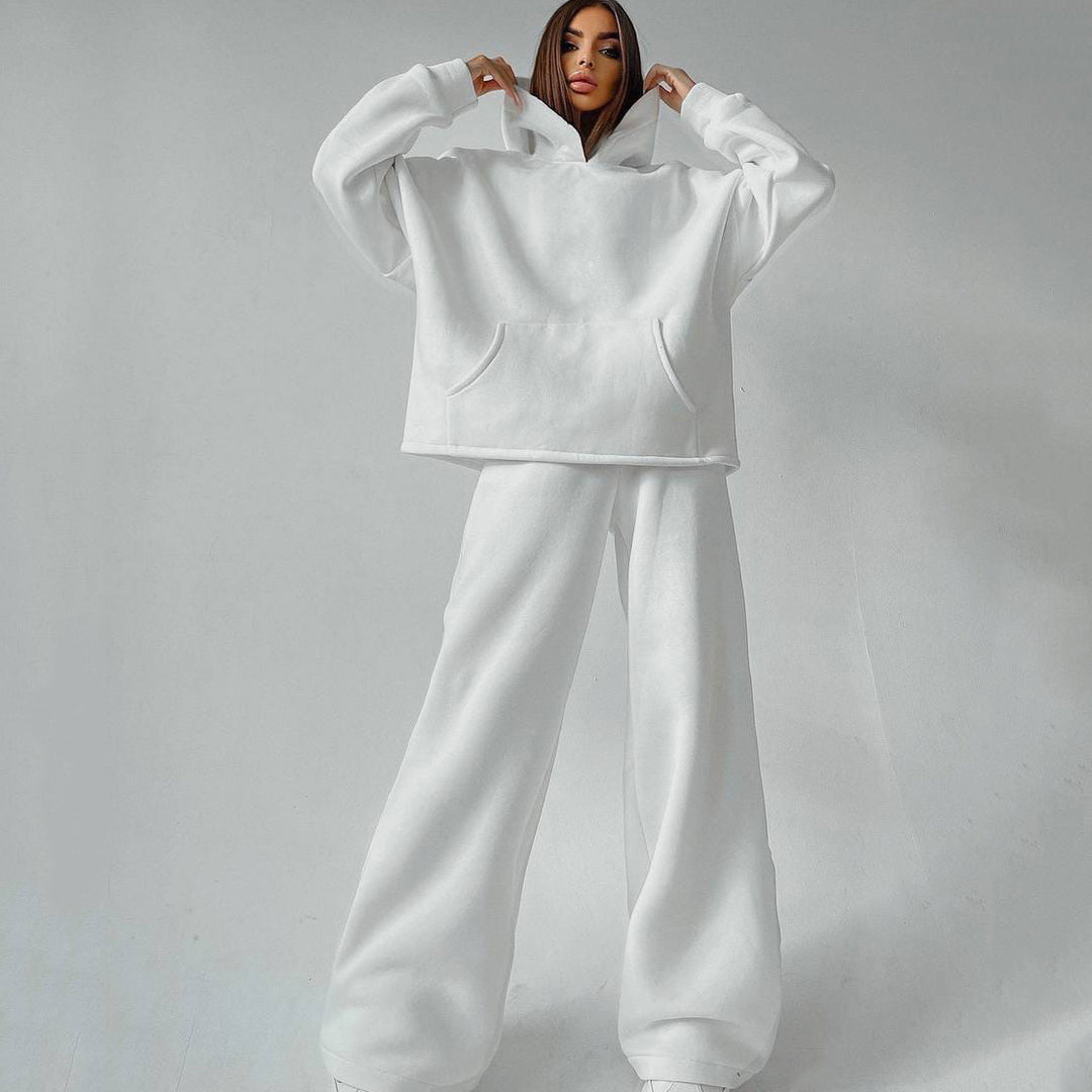Kvinnors avslappnad passform hoodie och lösa sweatpants set Mirla-Eva Jonsson