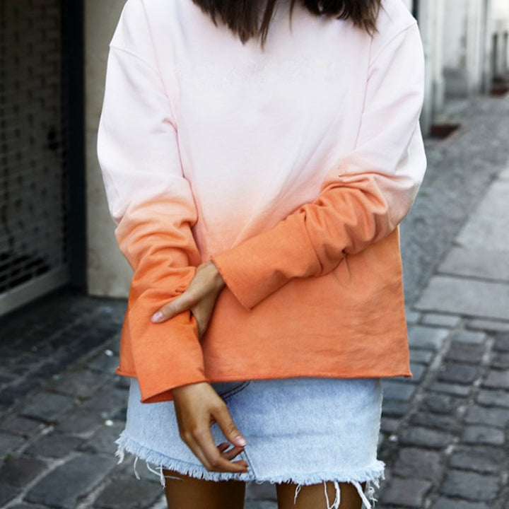 Kvinnors avslappnad passform sweatshirt med gradient och avslappnad stil Mirla-Eva Jonsson