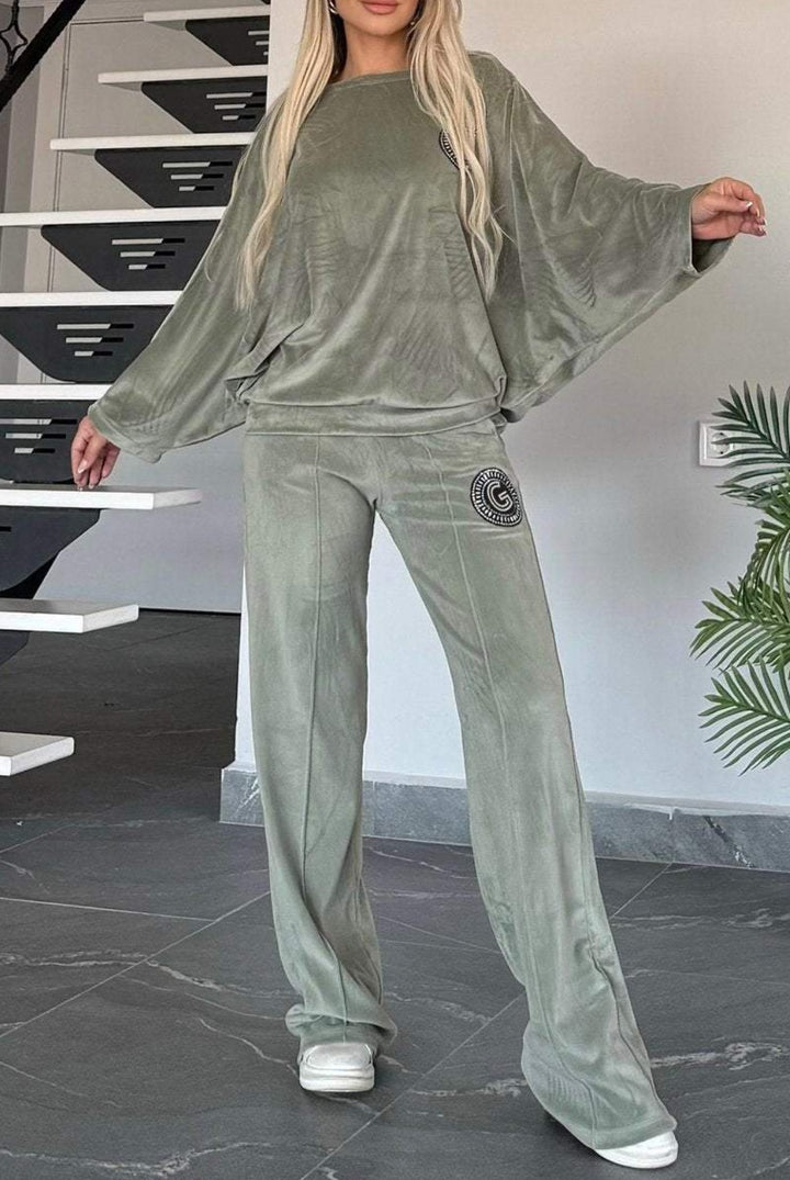 Kvinnors avslappnad sammet loungewear set med mjuk skärning Mirla-Eva Jonsson