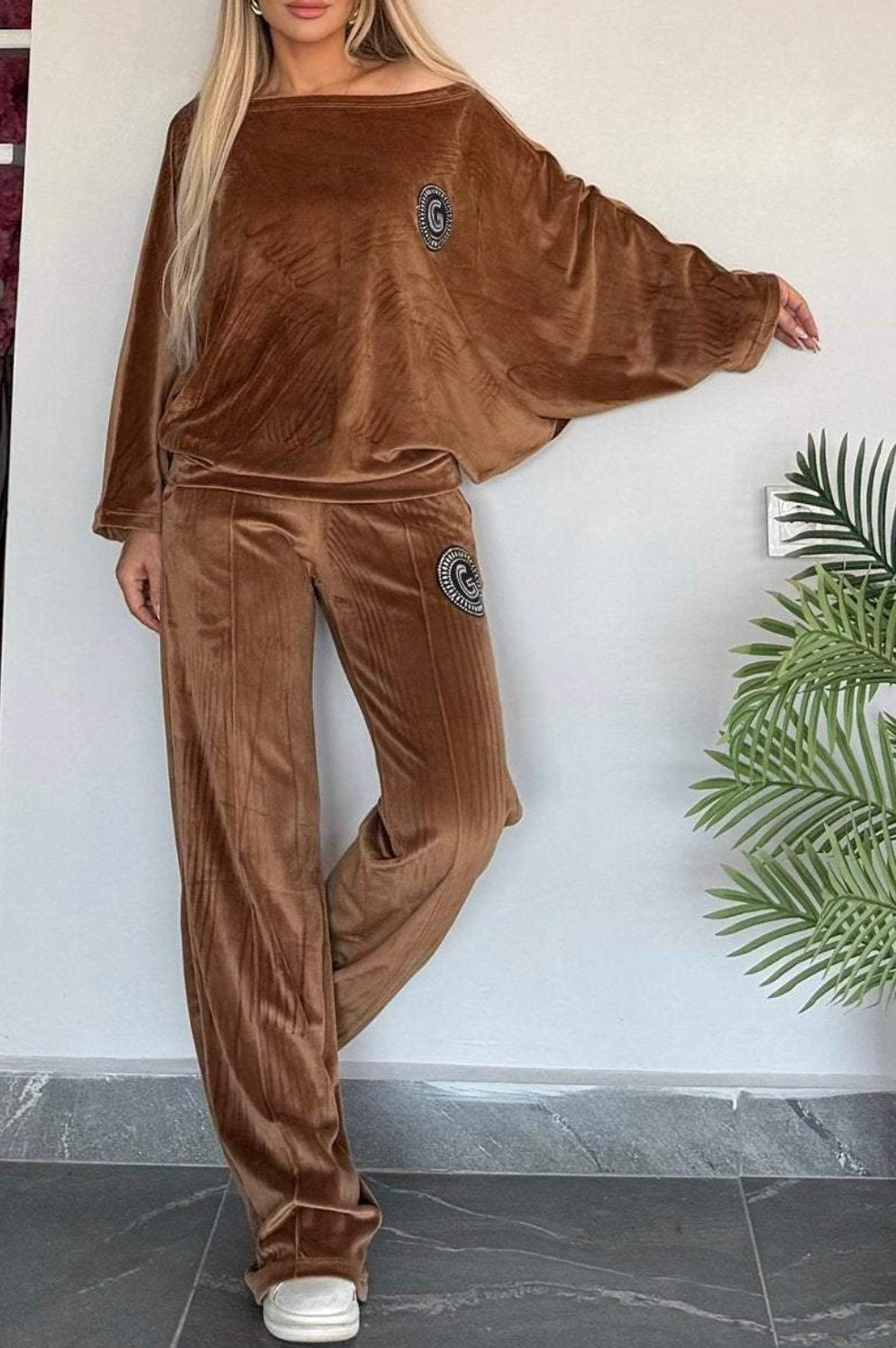 Kvinnors avslappnad sammet loungewear set med mjuk skärning Mirla-Eva Jonsson