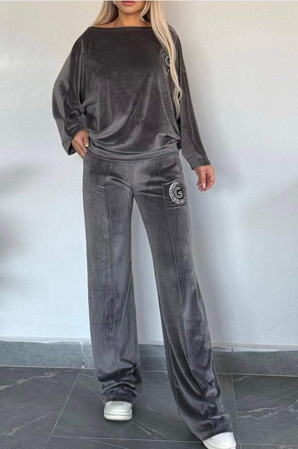 Kvinnors avslappnad sammet loungewear set med mjuk skärning Mirla-Eva Jonsson