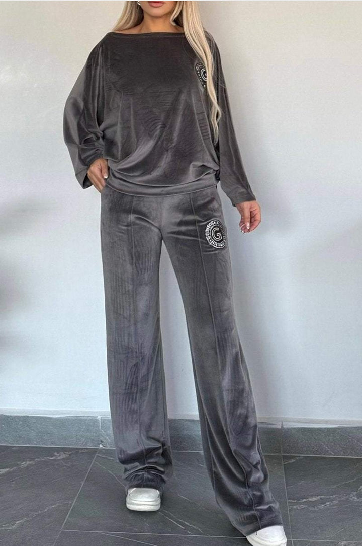 Kvinnors avslappnad sammet loungewear set med mjuk skärning Mirla-Eva Jonsson