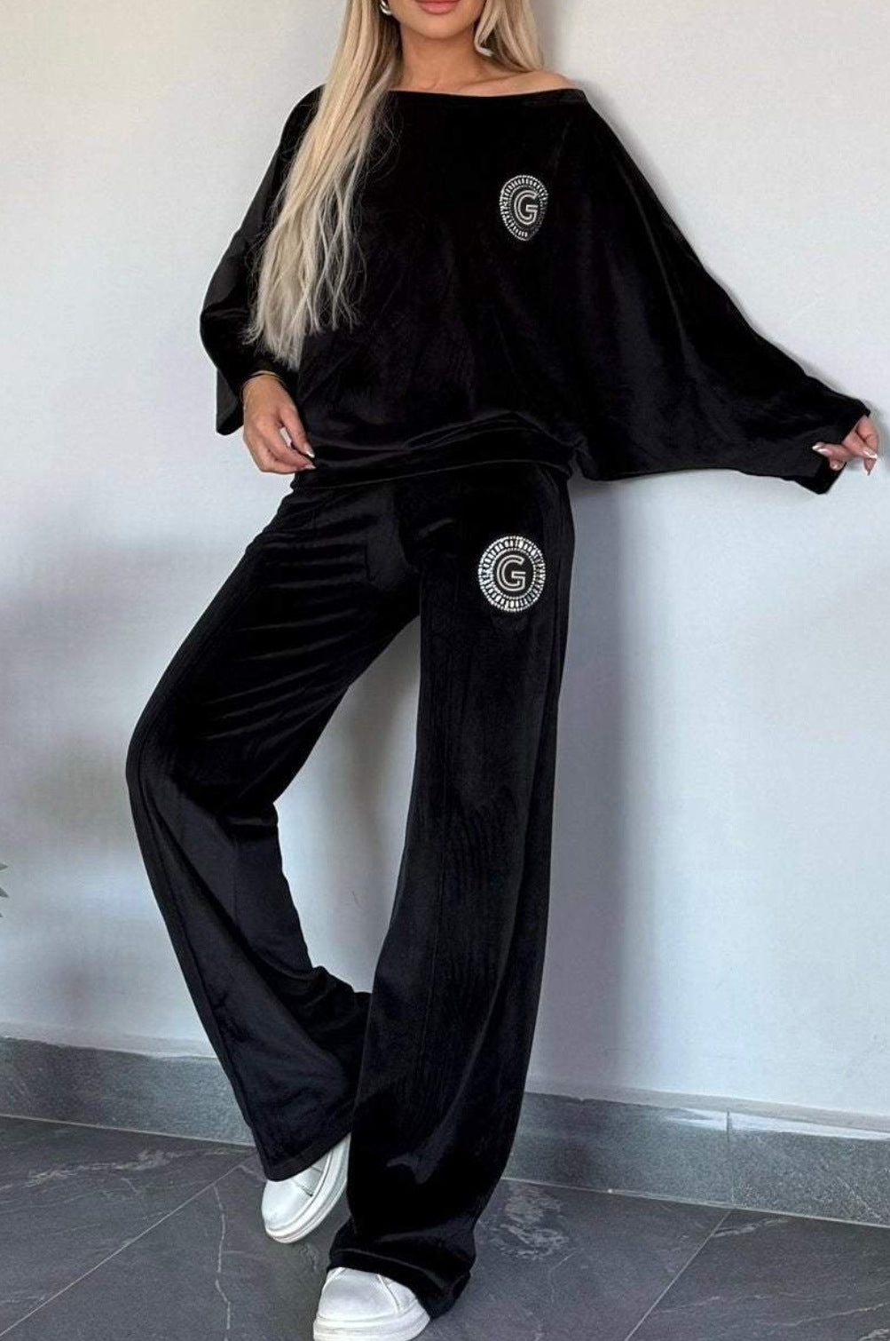 Kvinnors avslappnad sammet loungewear set med mjuk skärning Mirla-Eva Jonsson