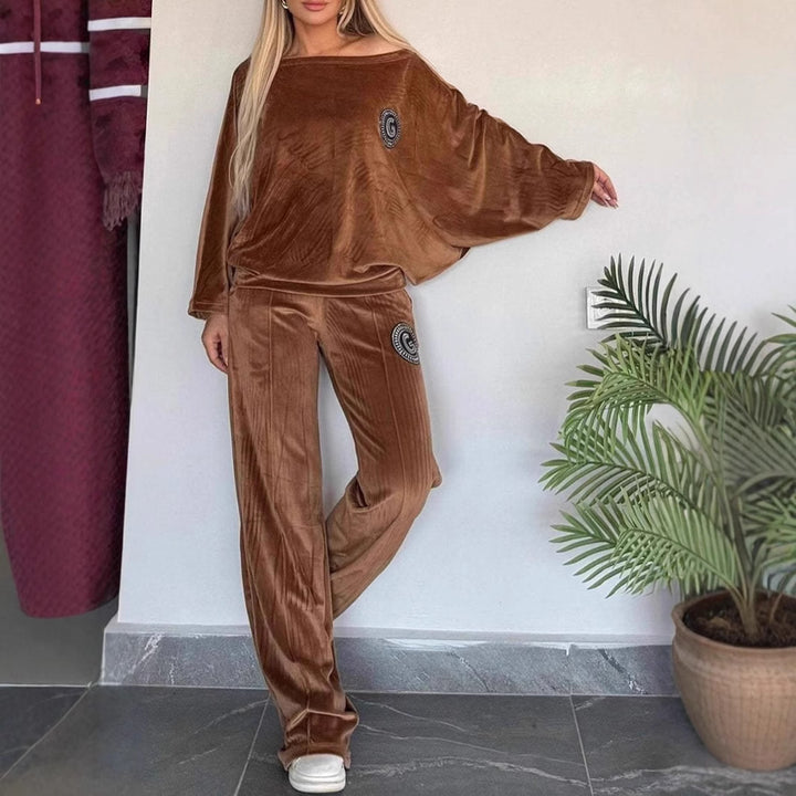 Kvinnors avslappnad sammet loungewear set med mjuk skärning Mirla-Eva Jonsson