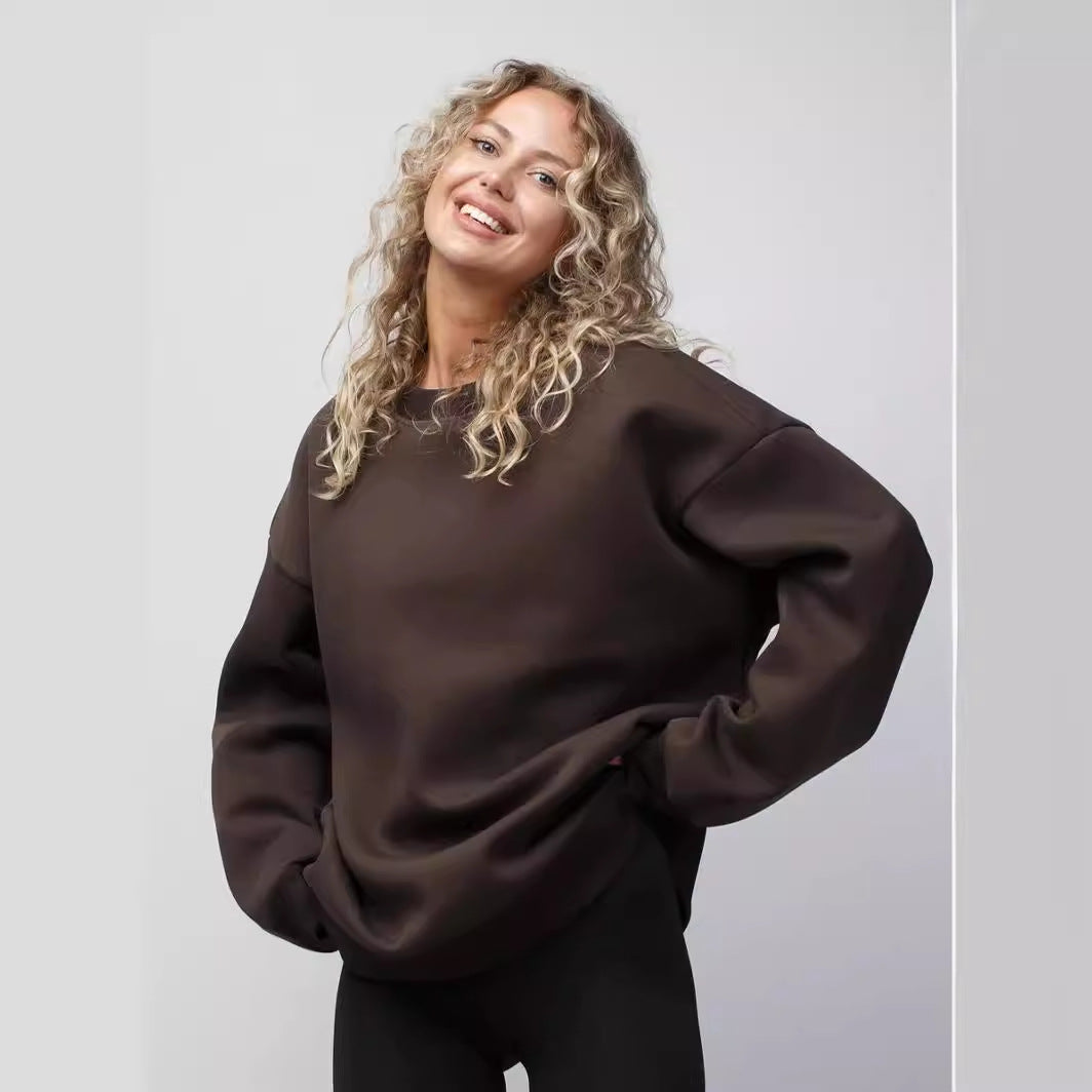 Kvinnors avslappnad sweatshirt med breda axlar och mjukt foder Mirla-Eva Jonsson