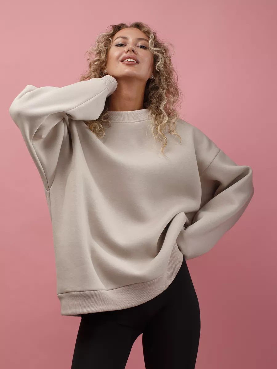 Kvinnors avslappnad sweatshirt med breda axlar och mjukt foder Mirla-Eva Jonsson