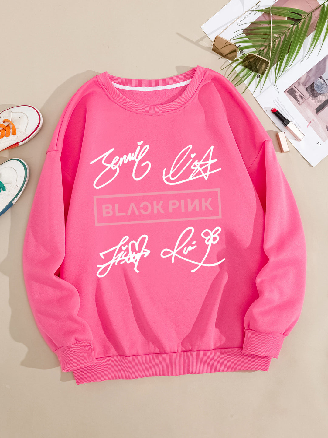Kvinnors avslappnad sweatshirt med kreativ signaturmotiv Mirla-Eva Jonsson