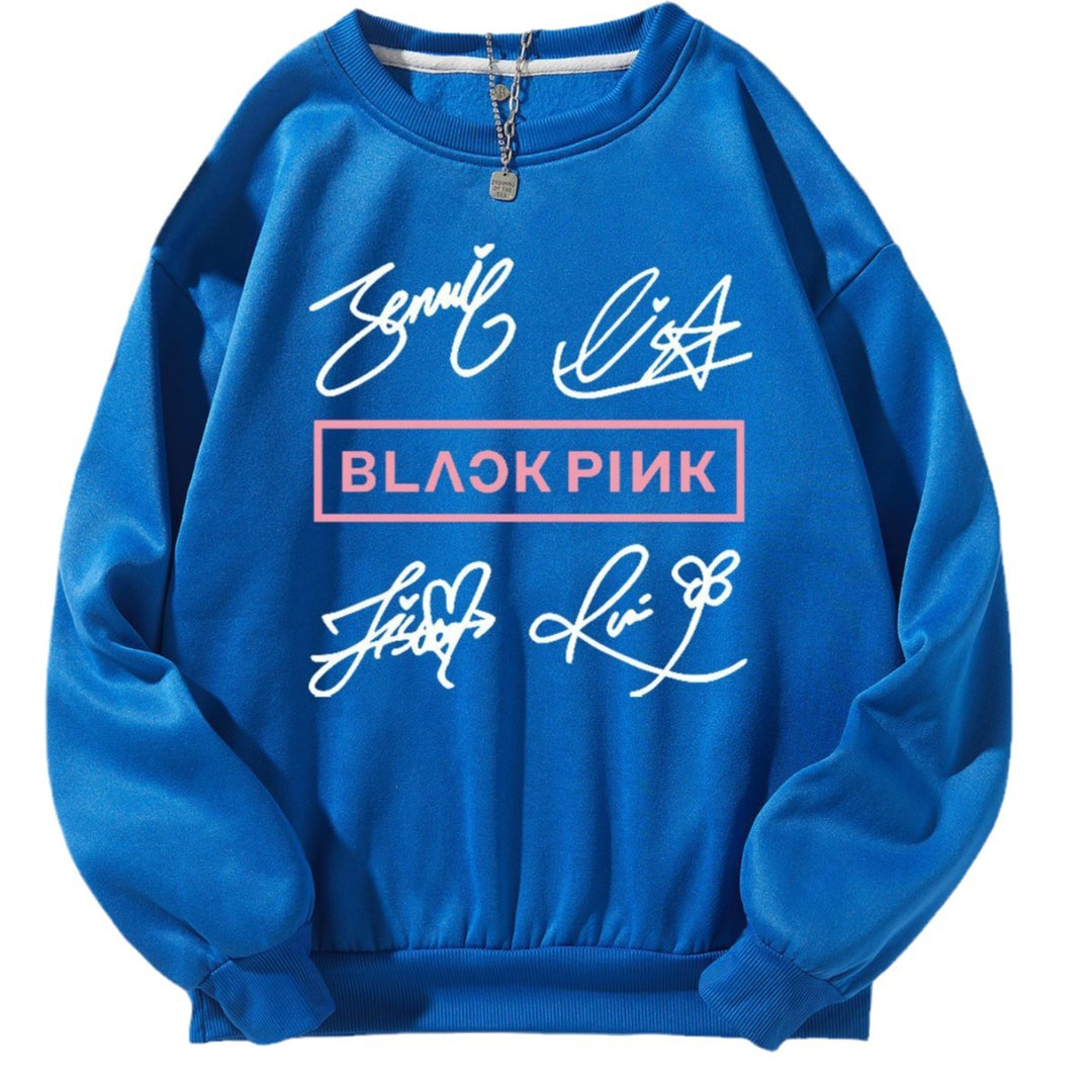 Kvinnors avslappnad sweatshirt med kreativ signaturmotiv Mirla-Eva Jonsson