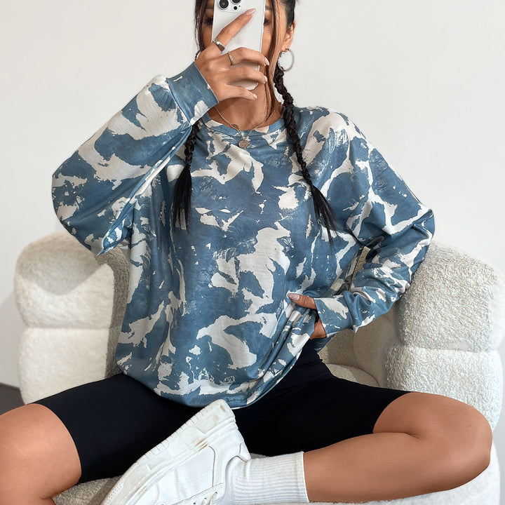 Kvinnors avslappnad sweatshirt med modernt camouflage-mönster och oversize passform Mirla-Eva Jonsson