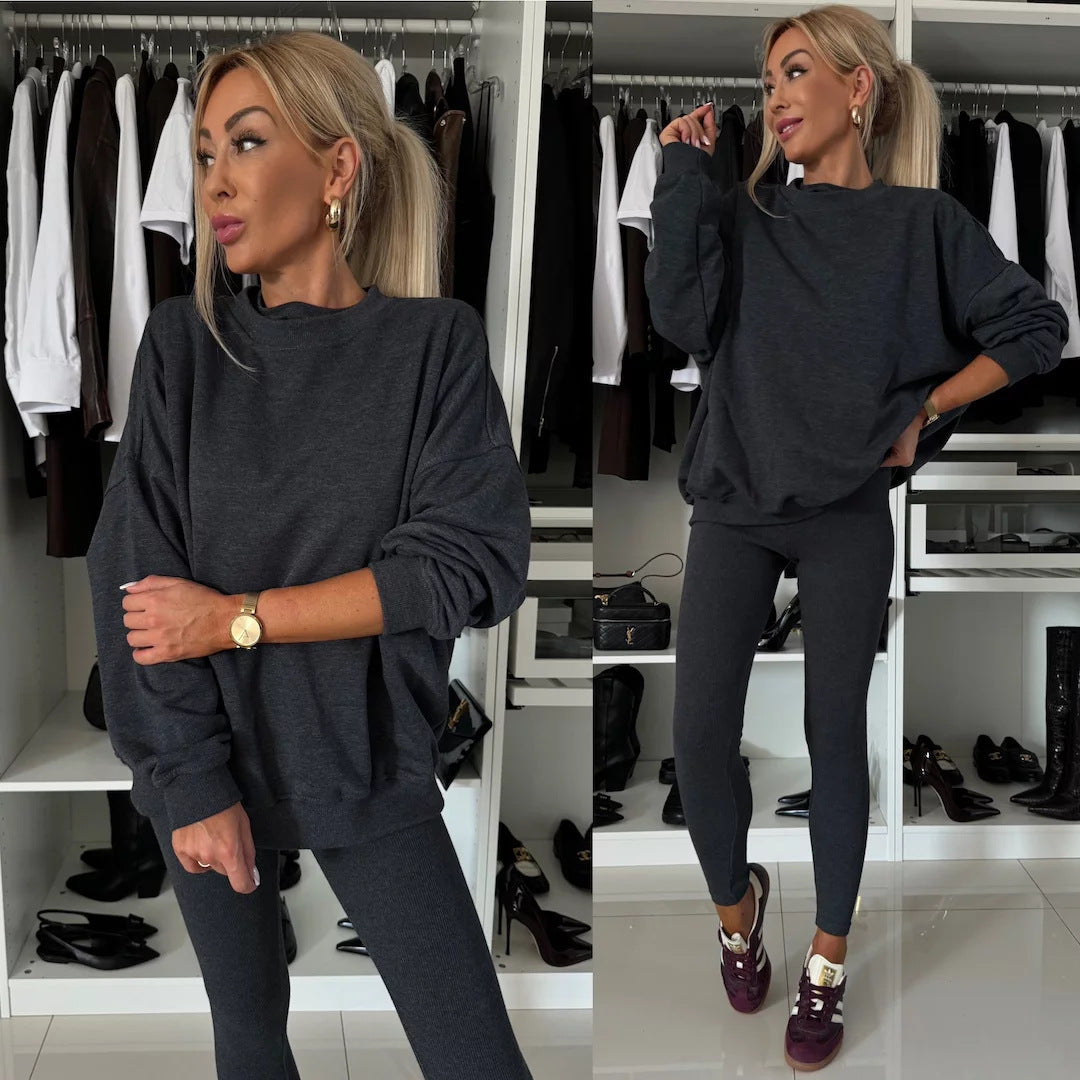 Kvinnors avslappnad sweatshirt med sänkta axlar och figurnära ben Mirla-Eva Jonsson