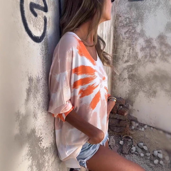 Kvinnors avslappnad tie-dye sweatshirt med V-hals och sänkta axlar Mirla-Eva Jonsson