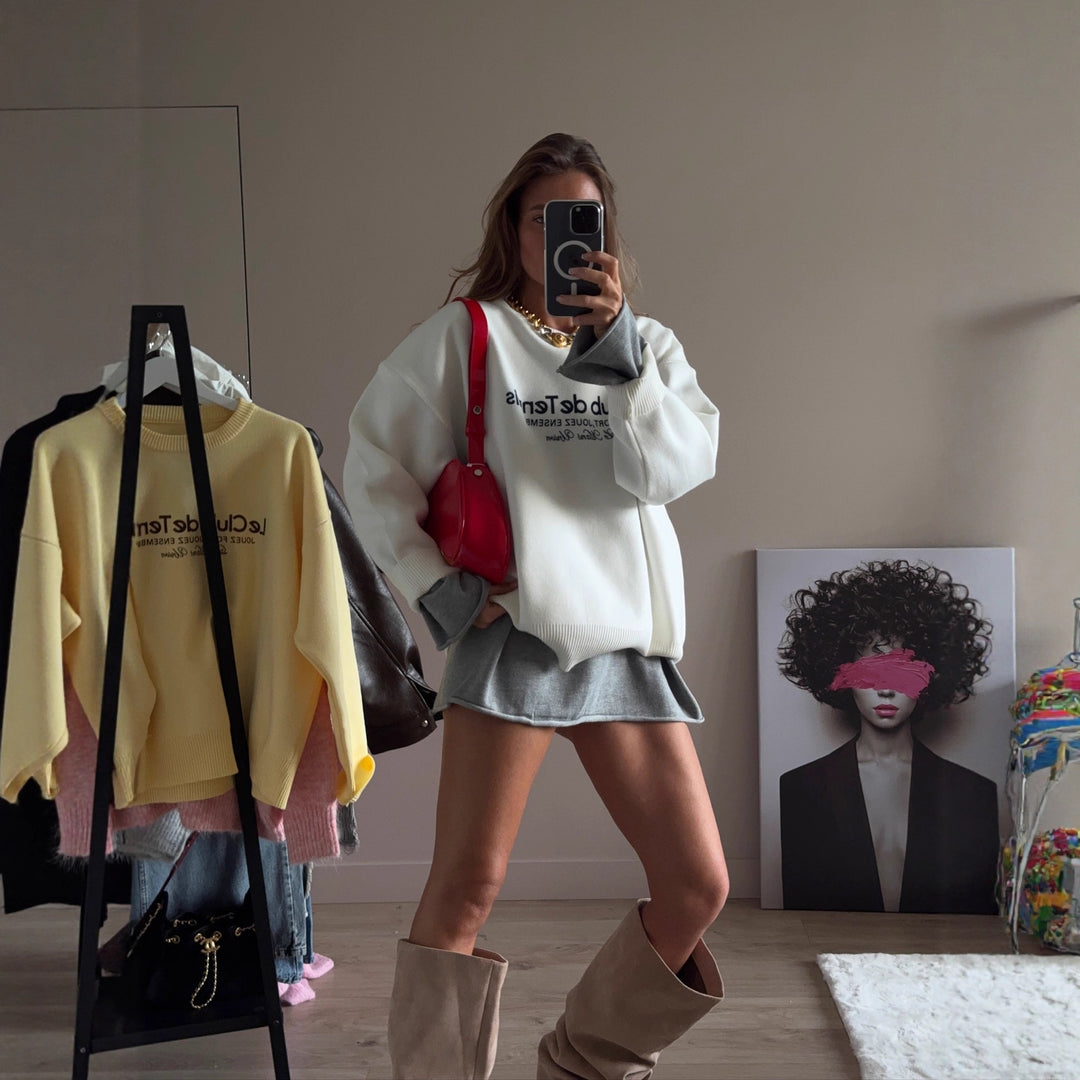 Kvinnors avslappnad tie-dye sweatshirt med djup halsringning Mirla-Eva Jonsson