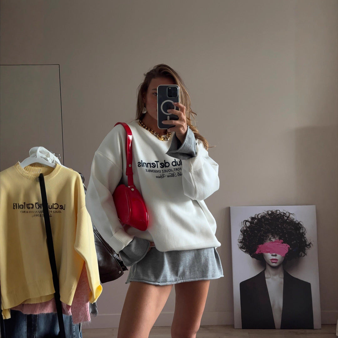 Kvinnors avslappnad tie-dye sweatshirt med djup halsringning Mirla-Eva Jonsson