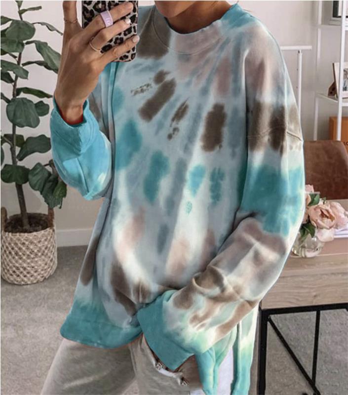 Kvinnors avslappnad tie-dye sweatshirt med oversized skärning och bekväm rund halsringning Mirla-Eva Jonsson