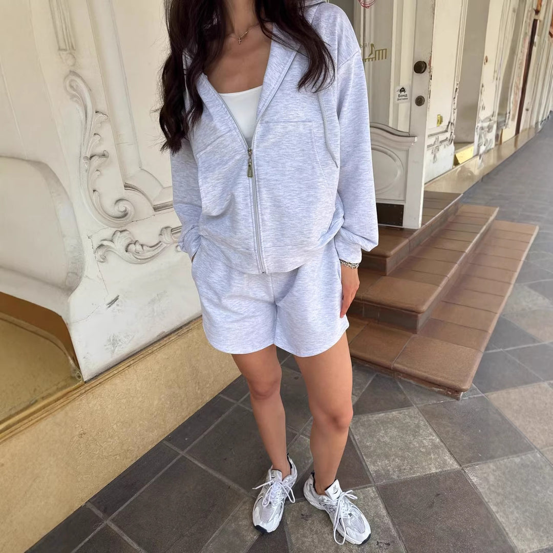 Kvinnors avslappnad zip hoodie och shorts set Mirla-Eva Jonsson