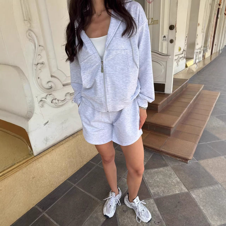 Kvinnors avslappnad zip hoodie och shorts set Mirla-Eva Jonsson