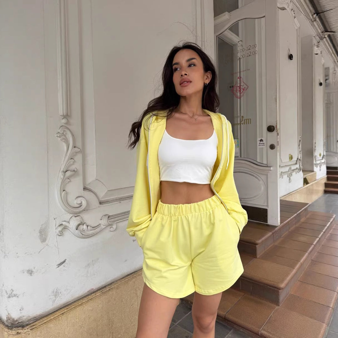 Kvinnors avslappnad zip hoodie och shorts set Mirla-Eva Jonsson