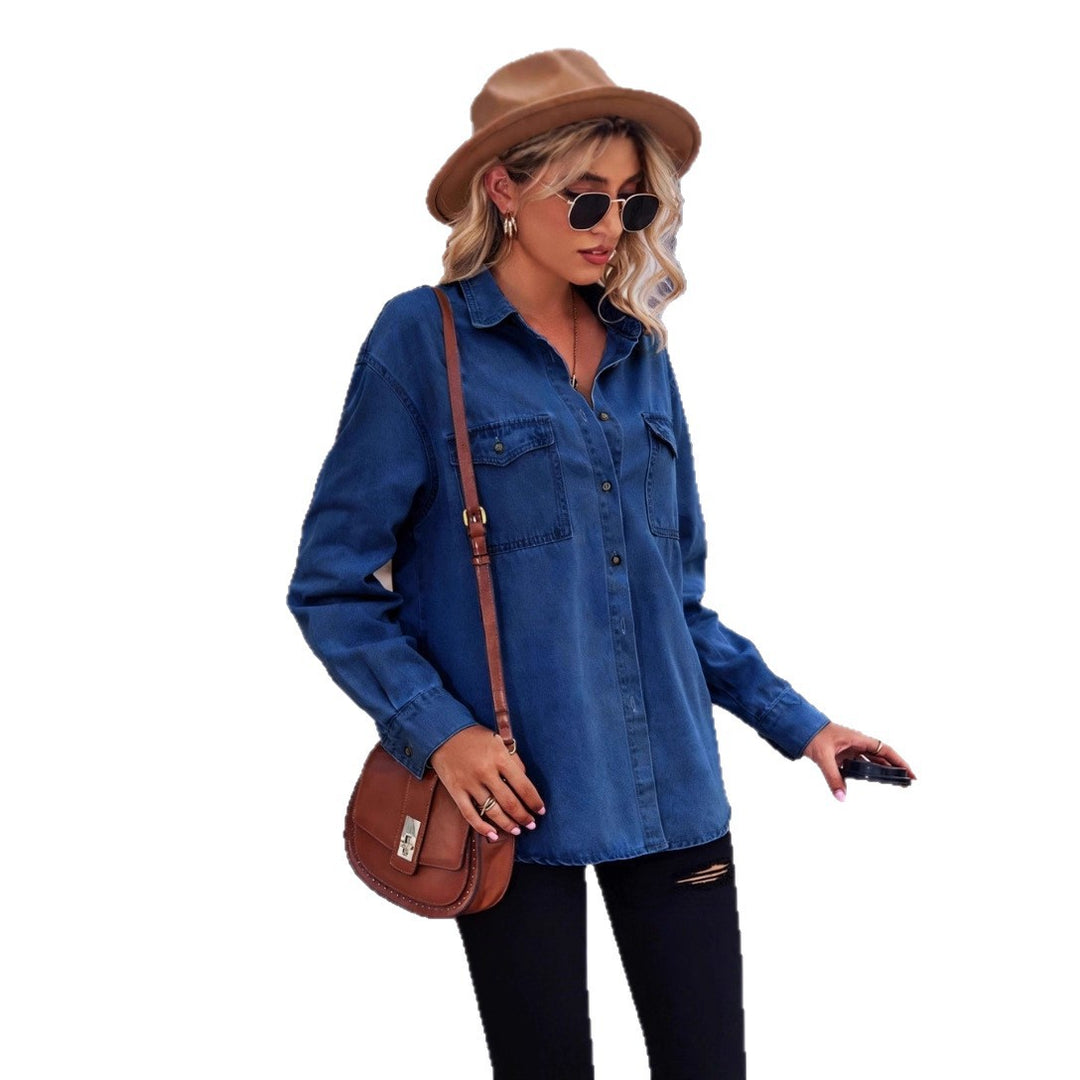 Kvinnors avslappnade denimskjorta blus med praktiska bröstfickor Mirla-Eva Jonsson
